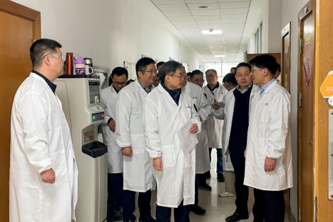 校领导带队开展实验室安全专项检查